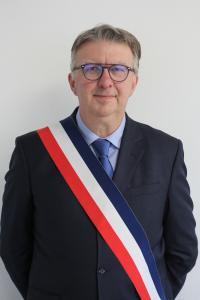 Maire de la ville de Blangy-sur-Bresle, M. Eric ARNOUX